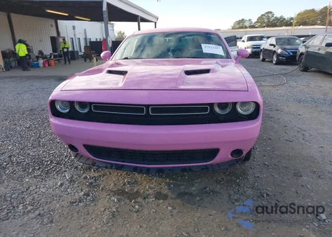 2016 Dodge Challenger Sxt z USA, uszkodzony, nr VIN 2C3CDZAG4GH171653